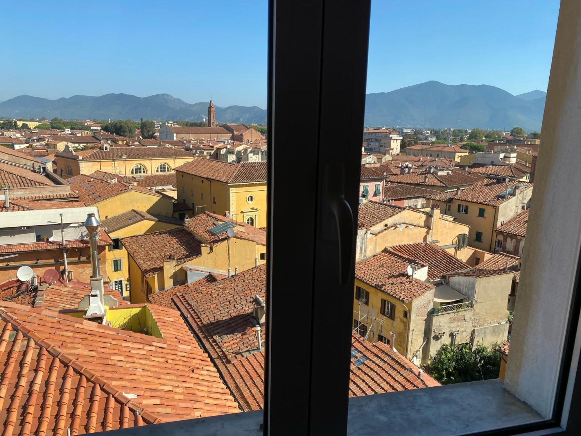 Night & Day Hotel Pisa Bagian luar foto